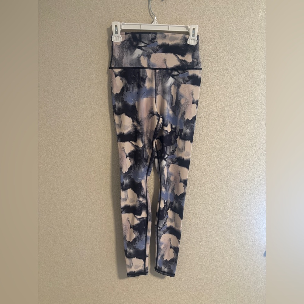 ALO Yoga print leggings size small